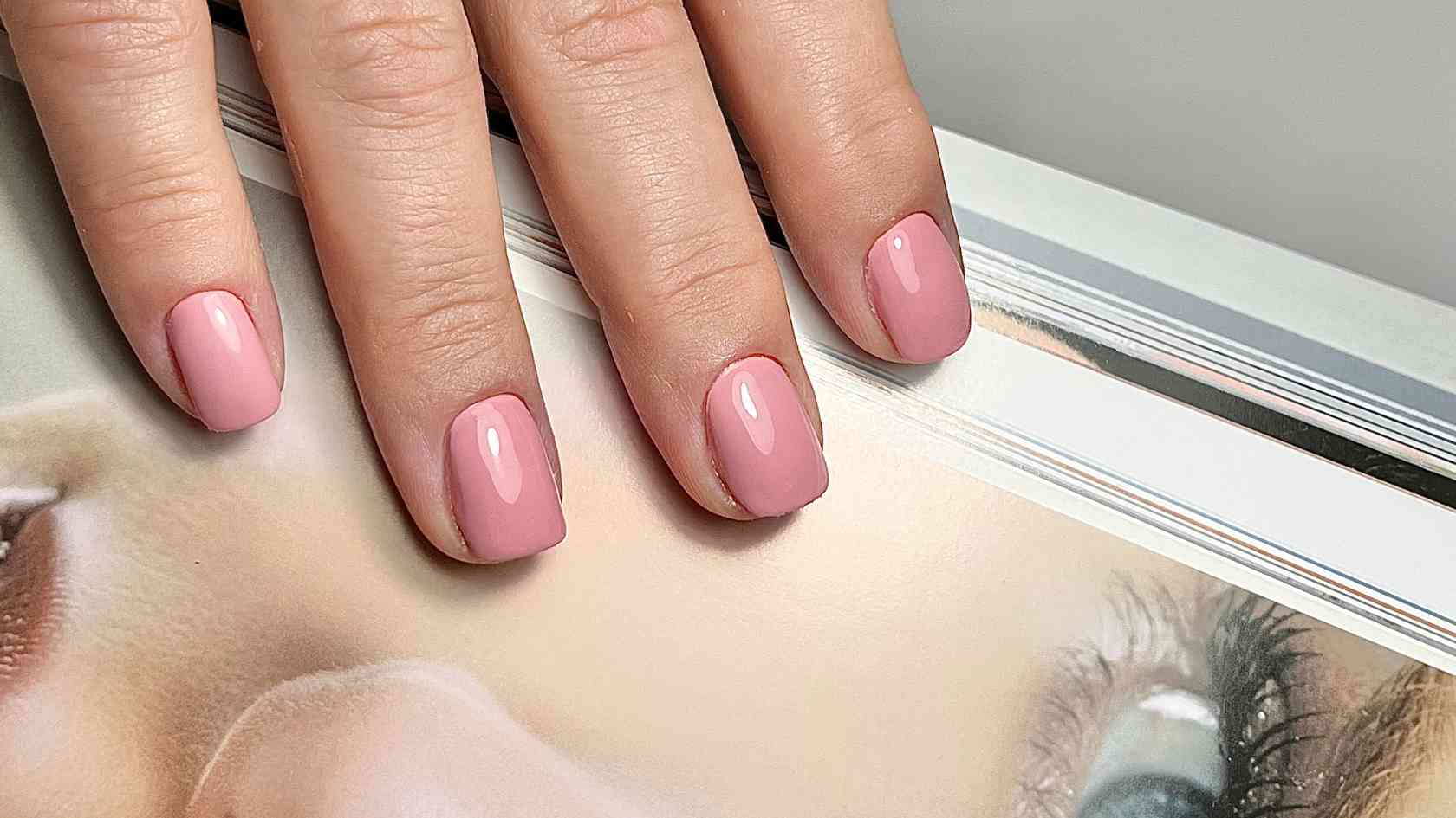 Mankiūro kursai online mokinės darbas