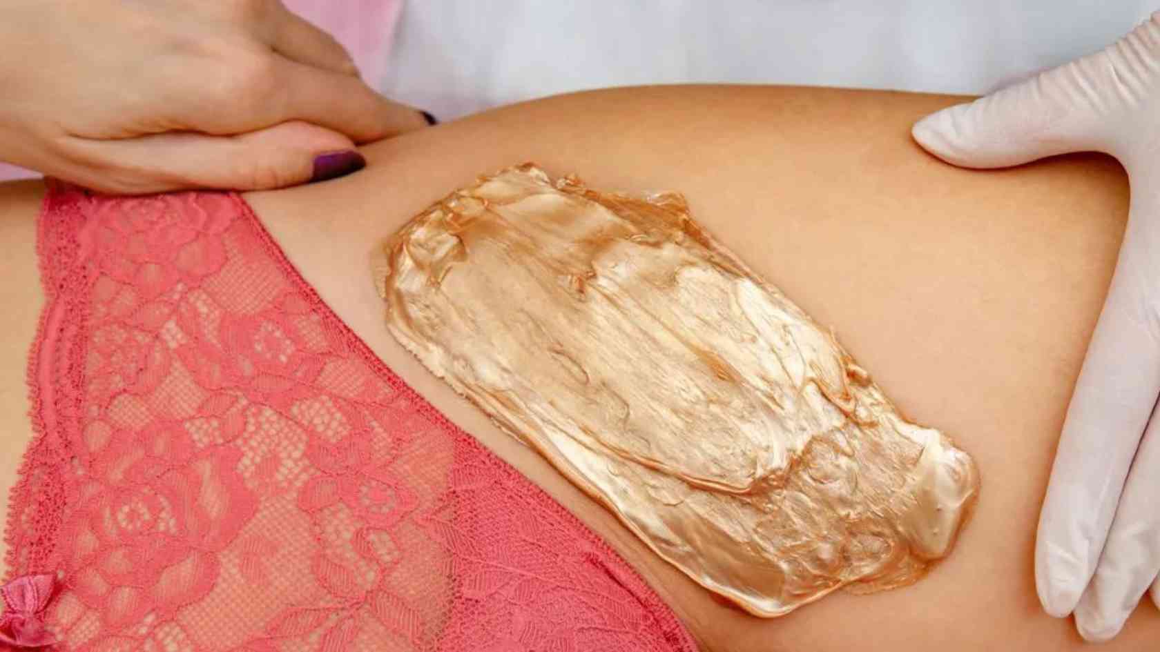 Depiliacijos kursai online, merginai užteptas vaškas bikini zonoje